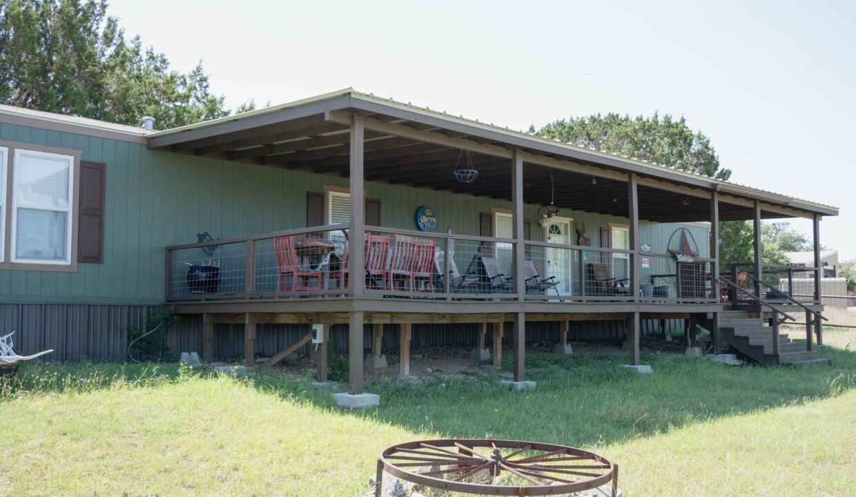RACE-RANCH-Exterior-Porch1