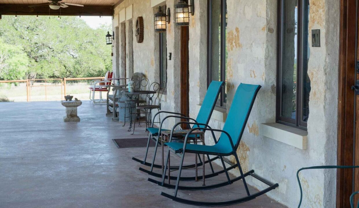 RACE-RANCH-Exterior-Porch6