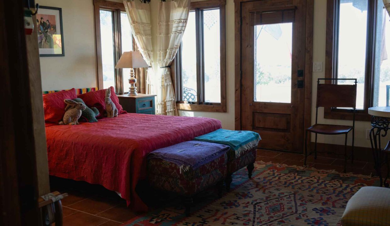 RACE-RANCH-Interior-Bedroom4