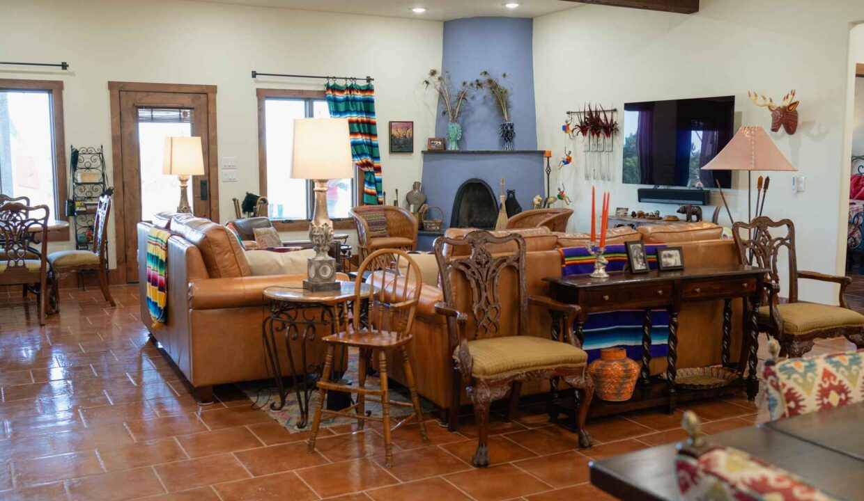RACE-RANCH-Interior-Dining-Room1