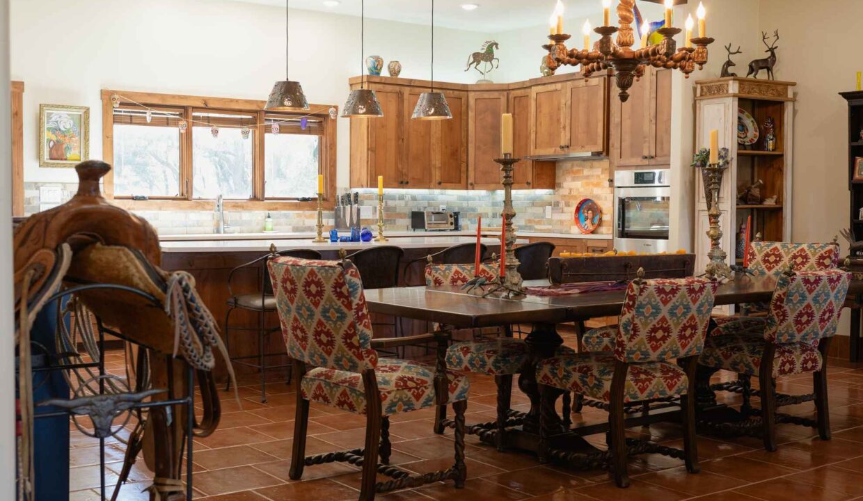 RACE-RANCH-Interior-Dining-Room2