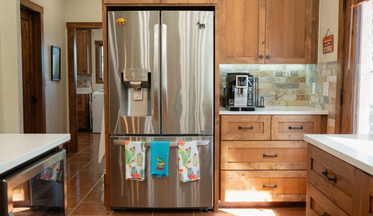 RACE-RANCH-Interior-Kitchen2
