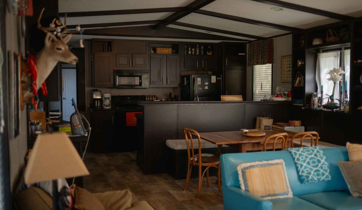 RACE-RANCH-Interior-Living-Room2