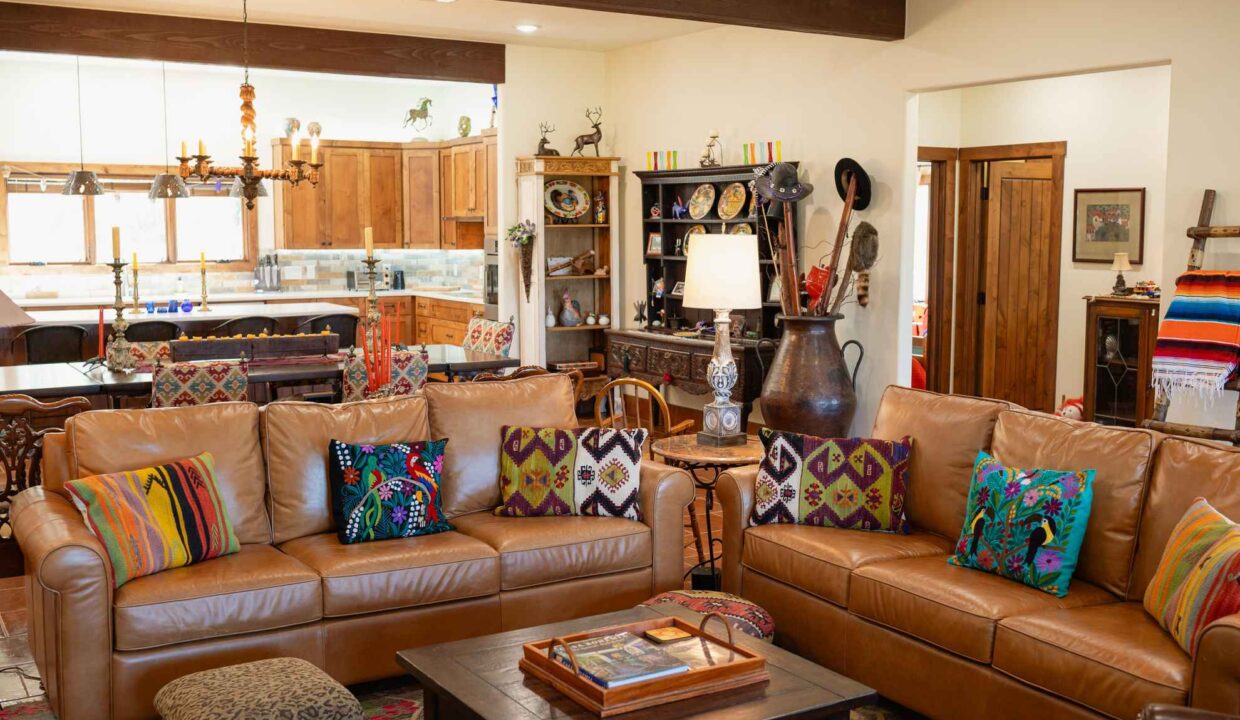 RACE-RANCH-Interior-Living-Room3