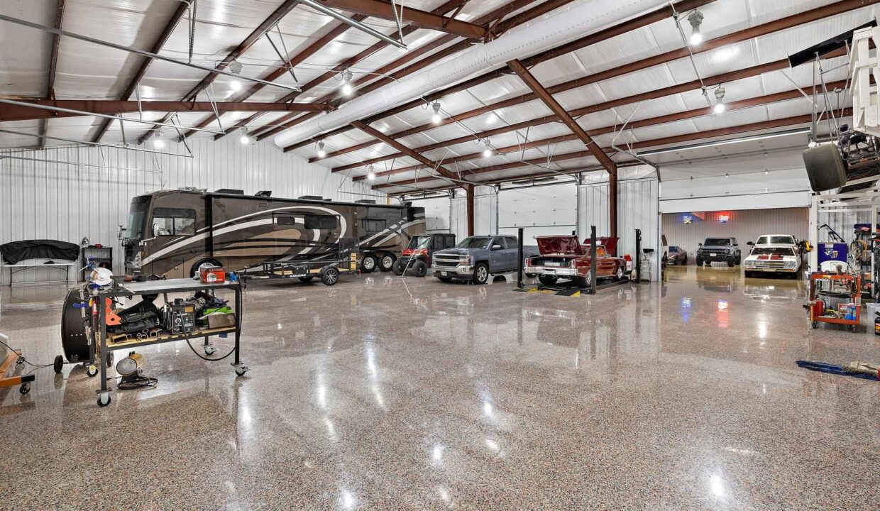 Underwood_Ranch-Lampasas County-Ranch_House-Interior-Garage4