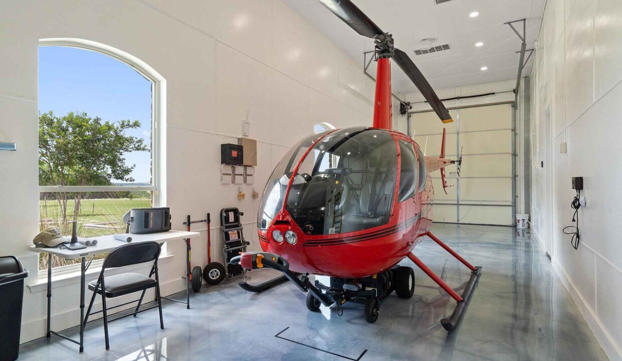 Underwood_Ranch-Lampasas County-Ranch_House-Interior-Hanger_Garage1